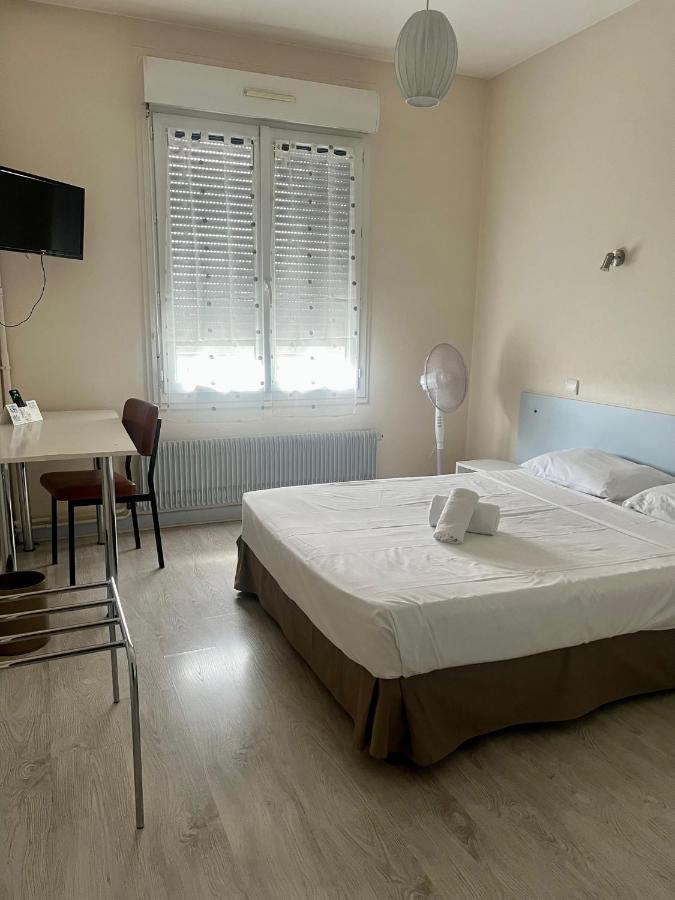 Le Relais De La Route Bleue Hotel Saint-Loup  Bagian luar foto