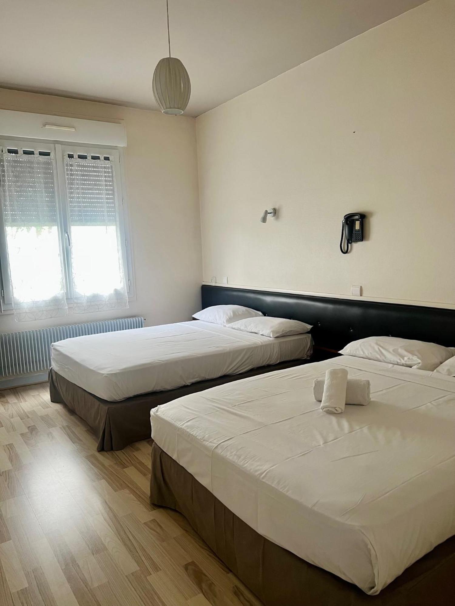 Le Relais De La Route Bleue Hotel Saint-Loup  Bagian luar foto