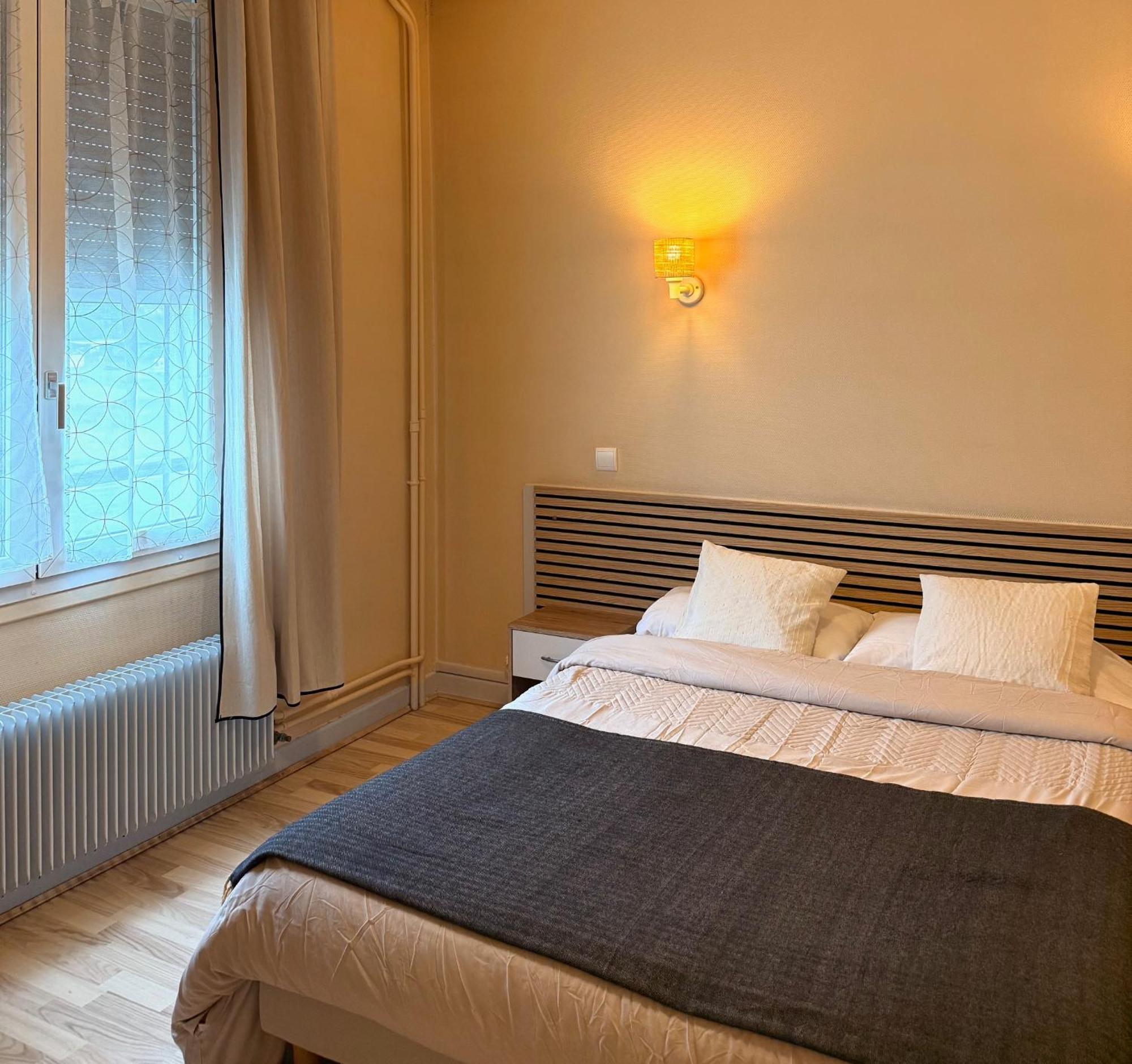 Le Relais De La Route Bleue Hotel Saint-Loup  Bagian luar foto
