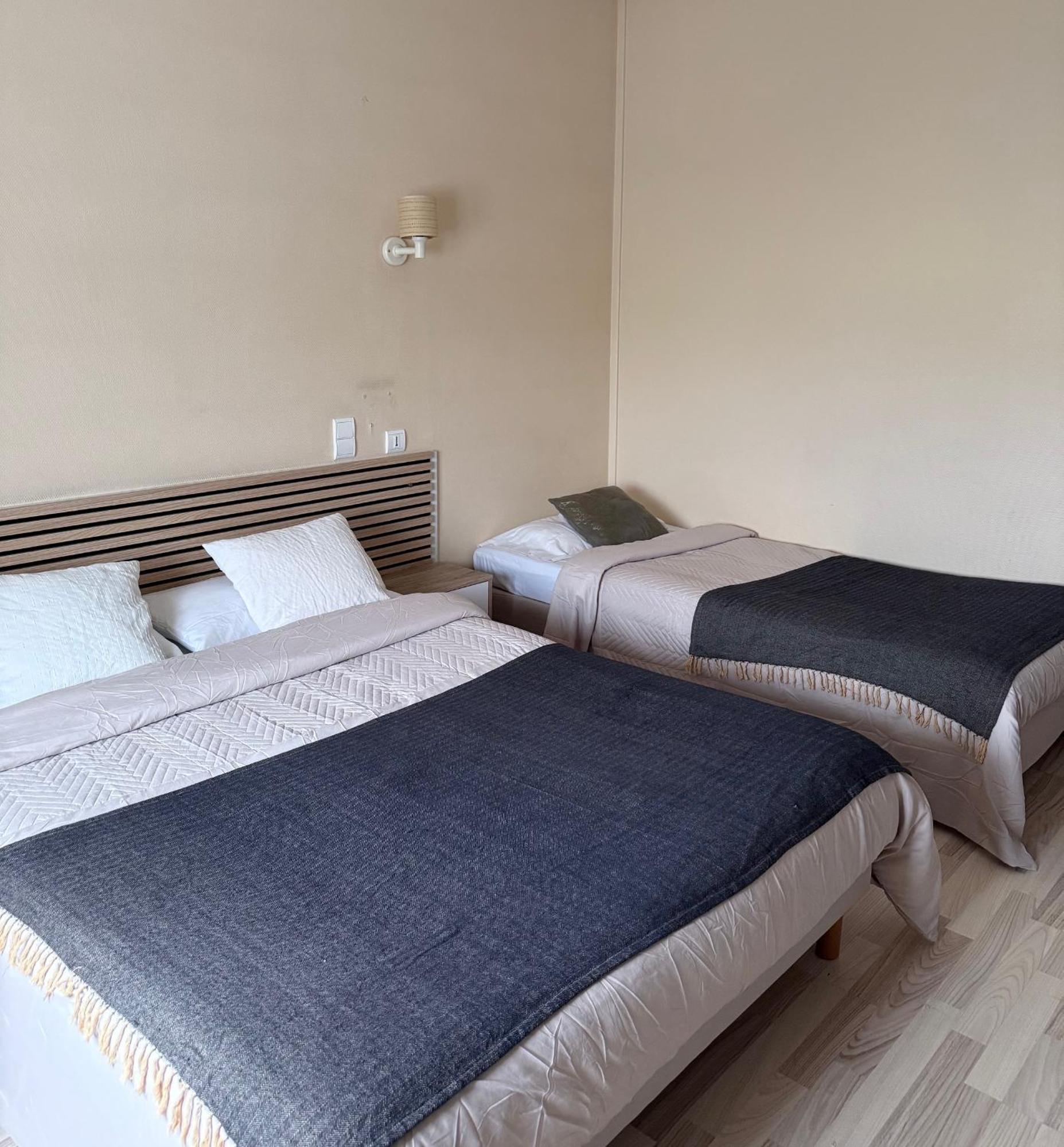 Le Relais De La Route Bleue Hotel Saint-Loup  Bagian luar foto
