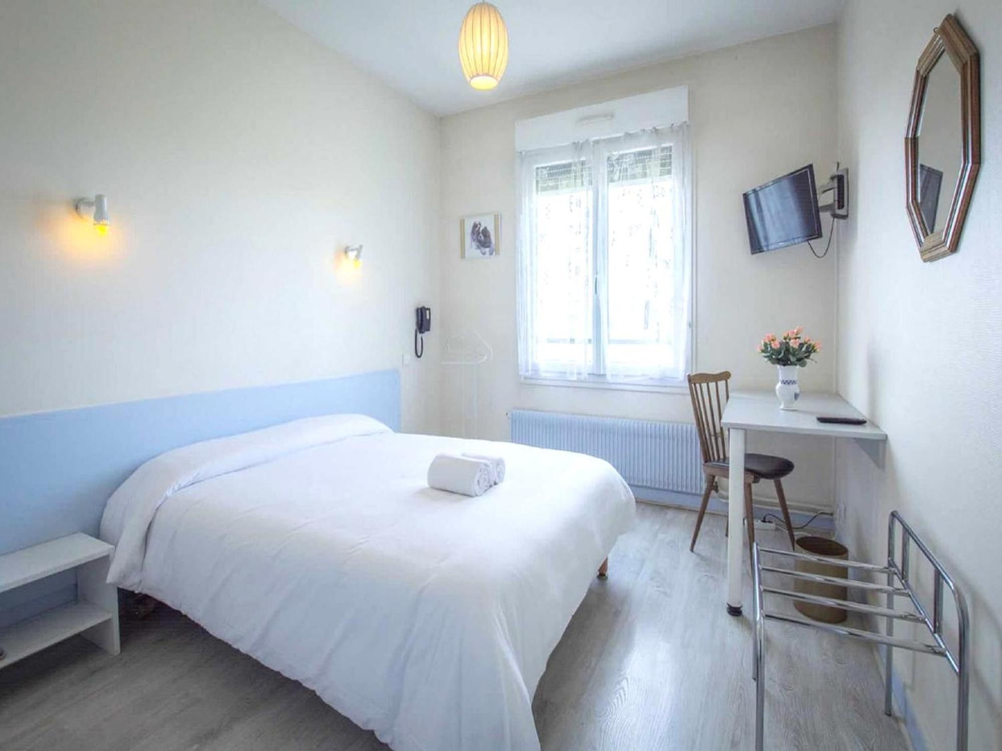 Le Relais De La Route Bleue Hotel Saint-Loup  Bagian luar foto