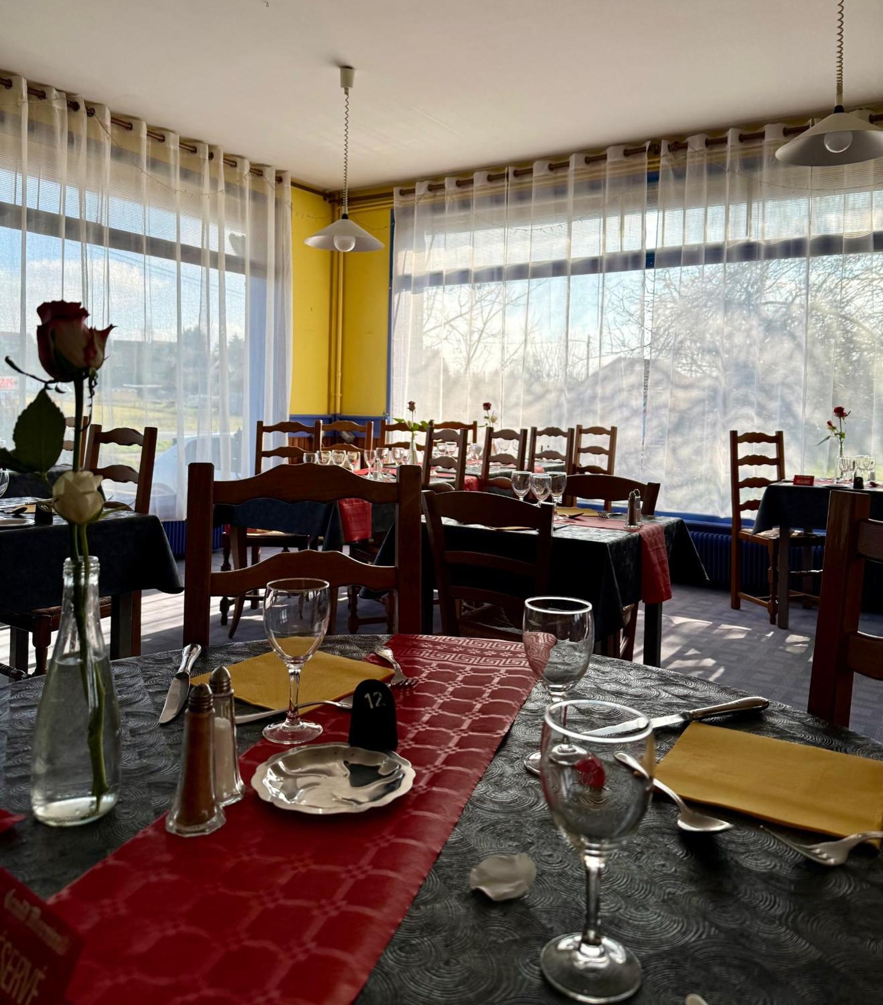 Le Relais De La Route Bleue Hotel Saint-Loup  Bagian luar foto