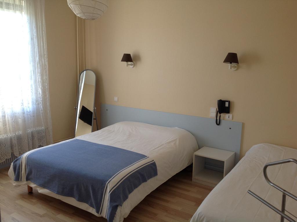 Le Relais De La Route Bleue Hotel Saint-Loup  Bagian luar foto