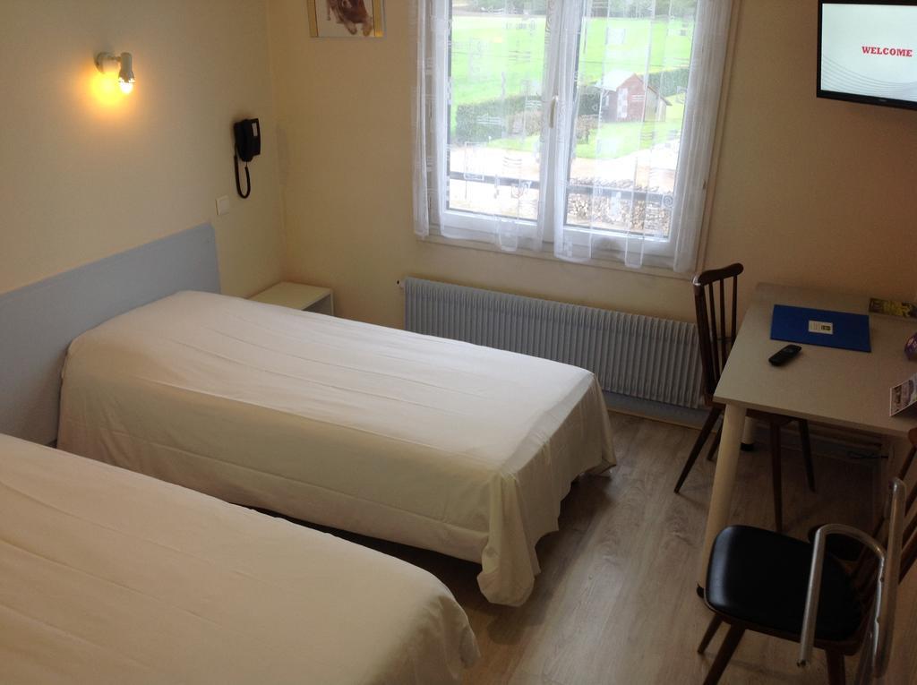 Le Relais De La Route Bleue Hotel Saint-Loup  Bagian luar foto