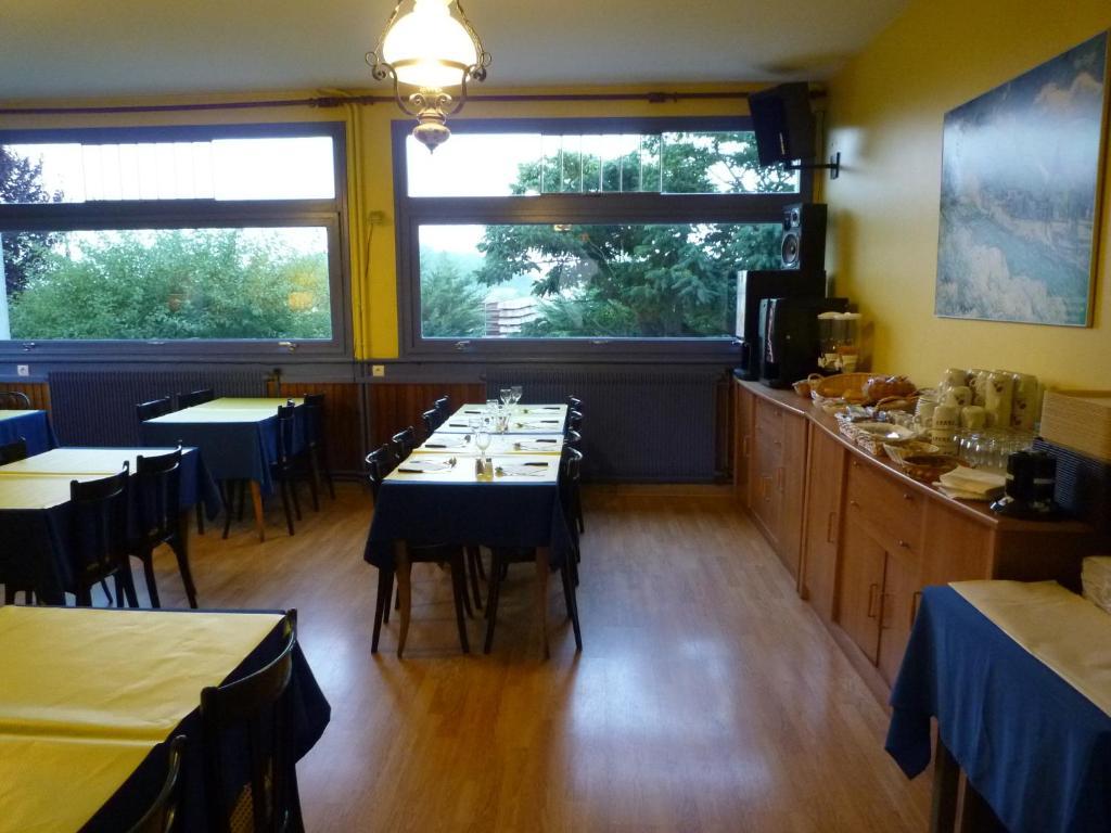 Le Relais De La Route Bleue Hotel Saint-Loup  Bagian luar foto